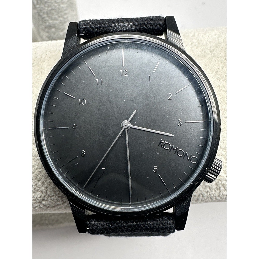 Komono The Winston Mens Watch New Battery 42MM 8.5"‎ Black Dial F5